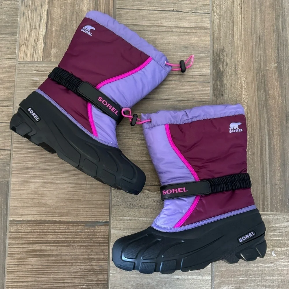 SOREL YOUTH FLURRY GIRLS’ SNOW BOOT size 7.